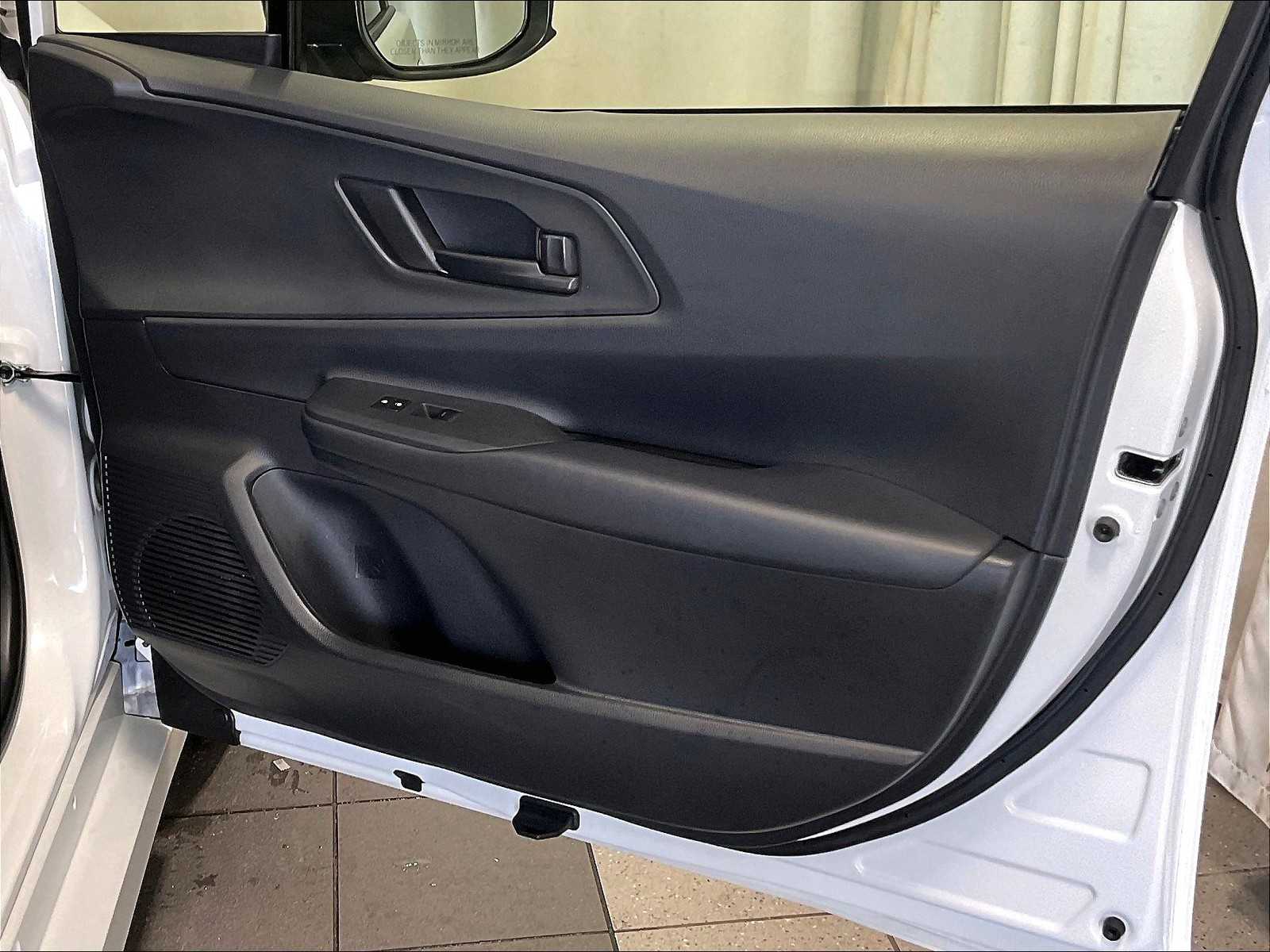 2024 Toyota Prius Prime SE - Photo 12