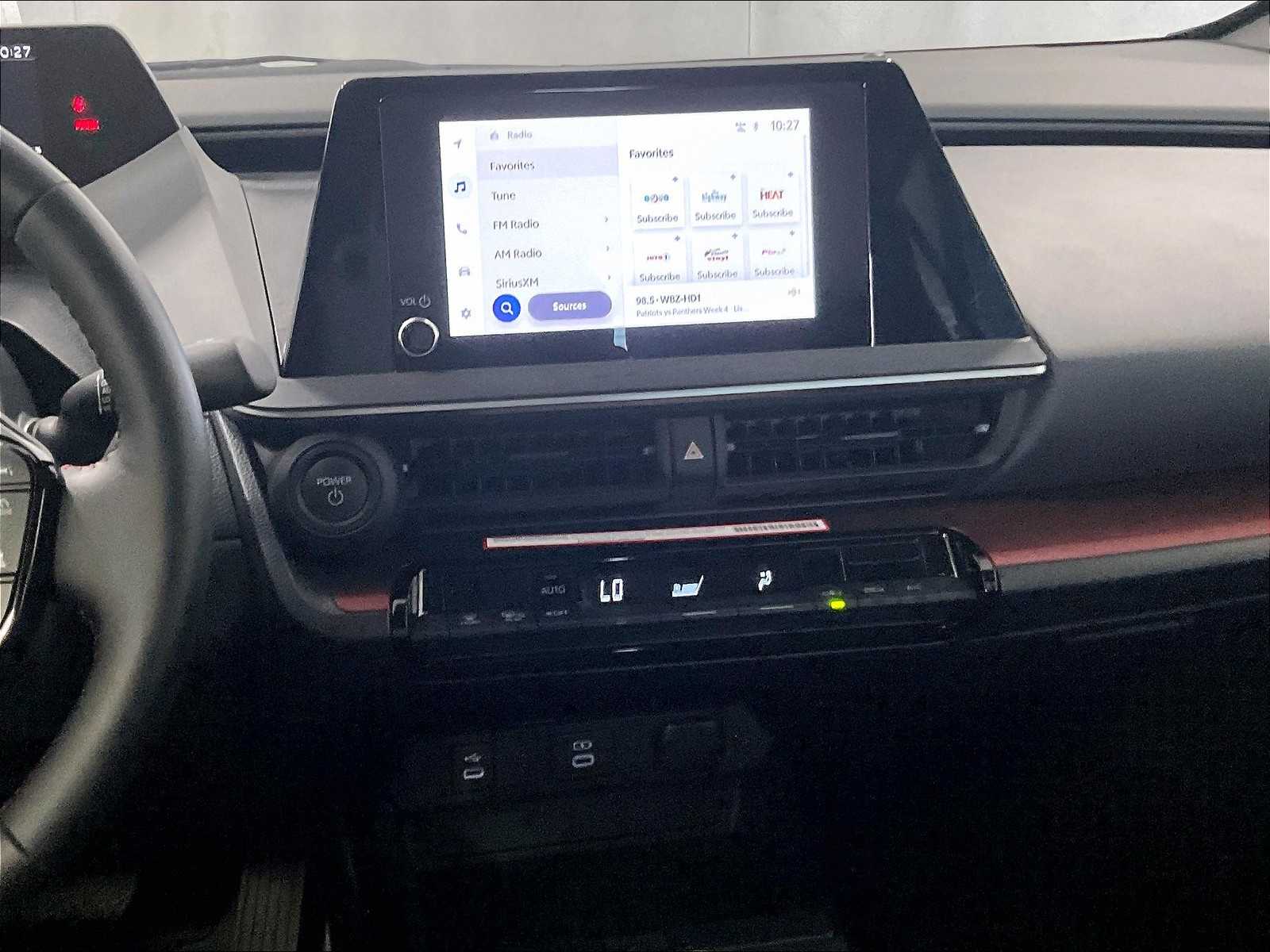 2024 Toyota Prius Prime SE - Photo 18