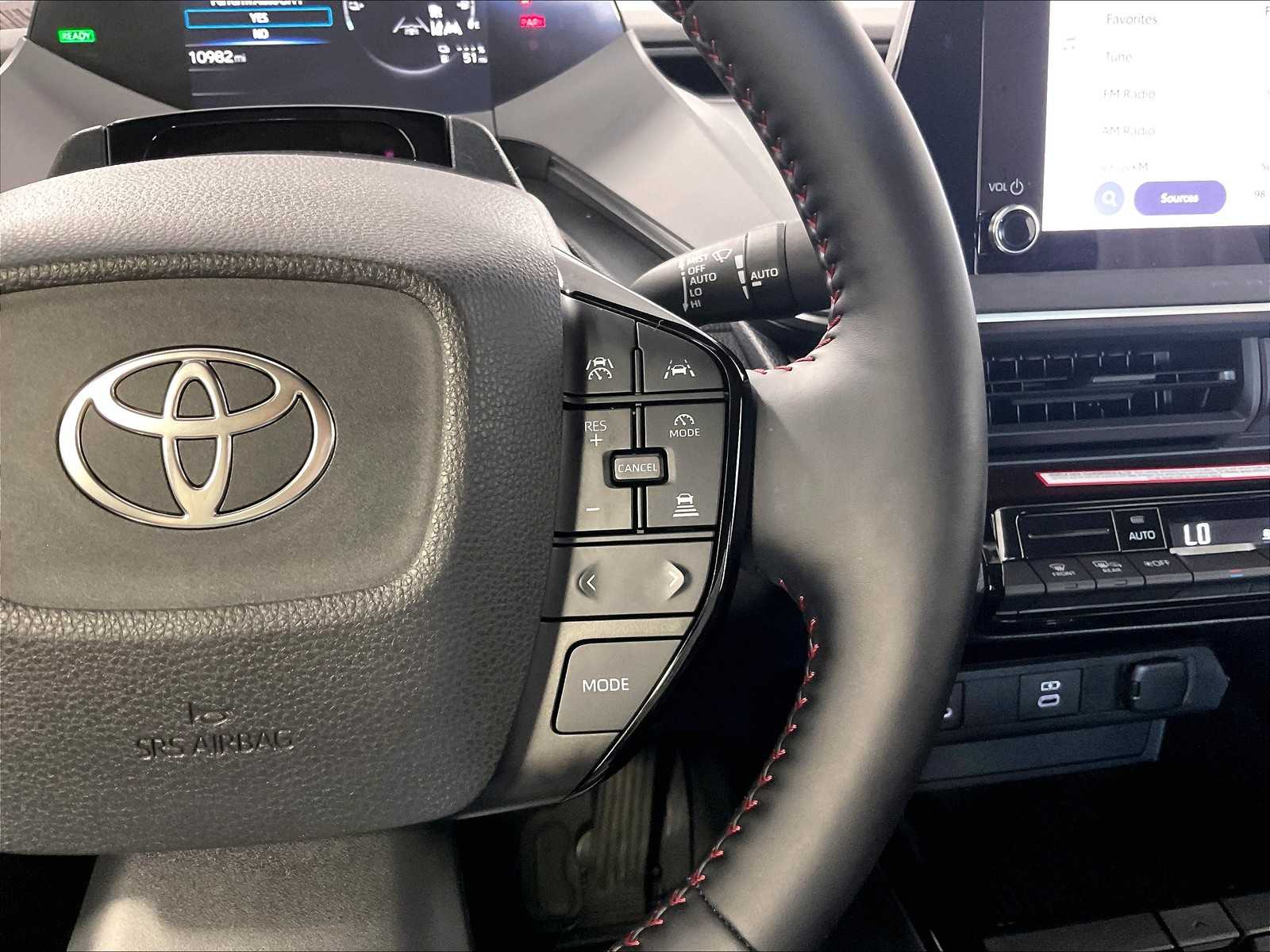 2024 Toyota Prius Prime SE - Photo 23