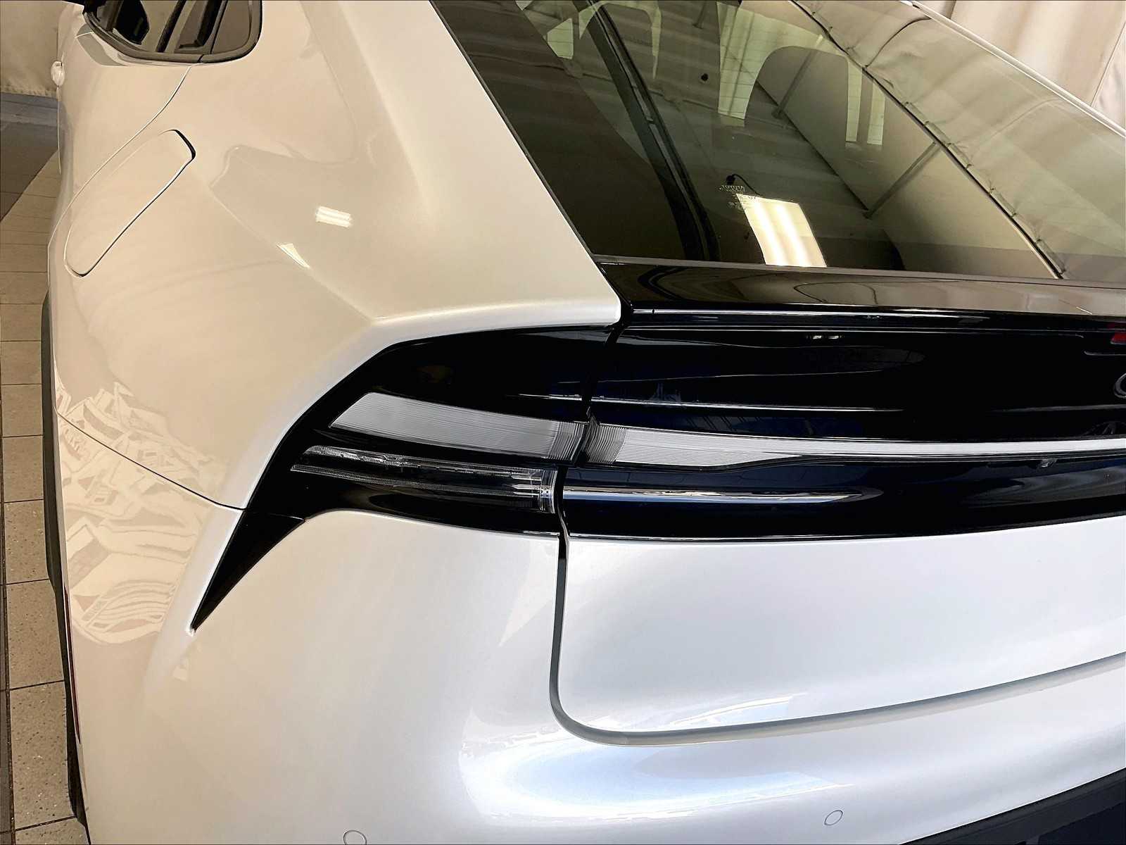 2024 Toyota Prius Prime SE - Photo 33