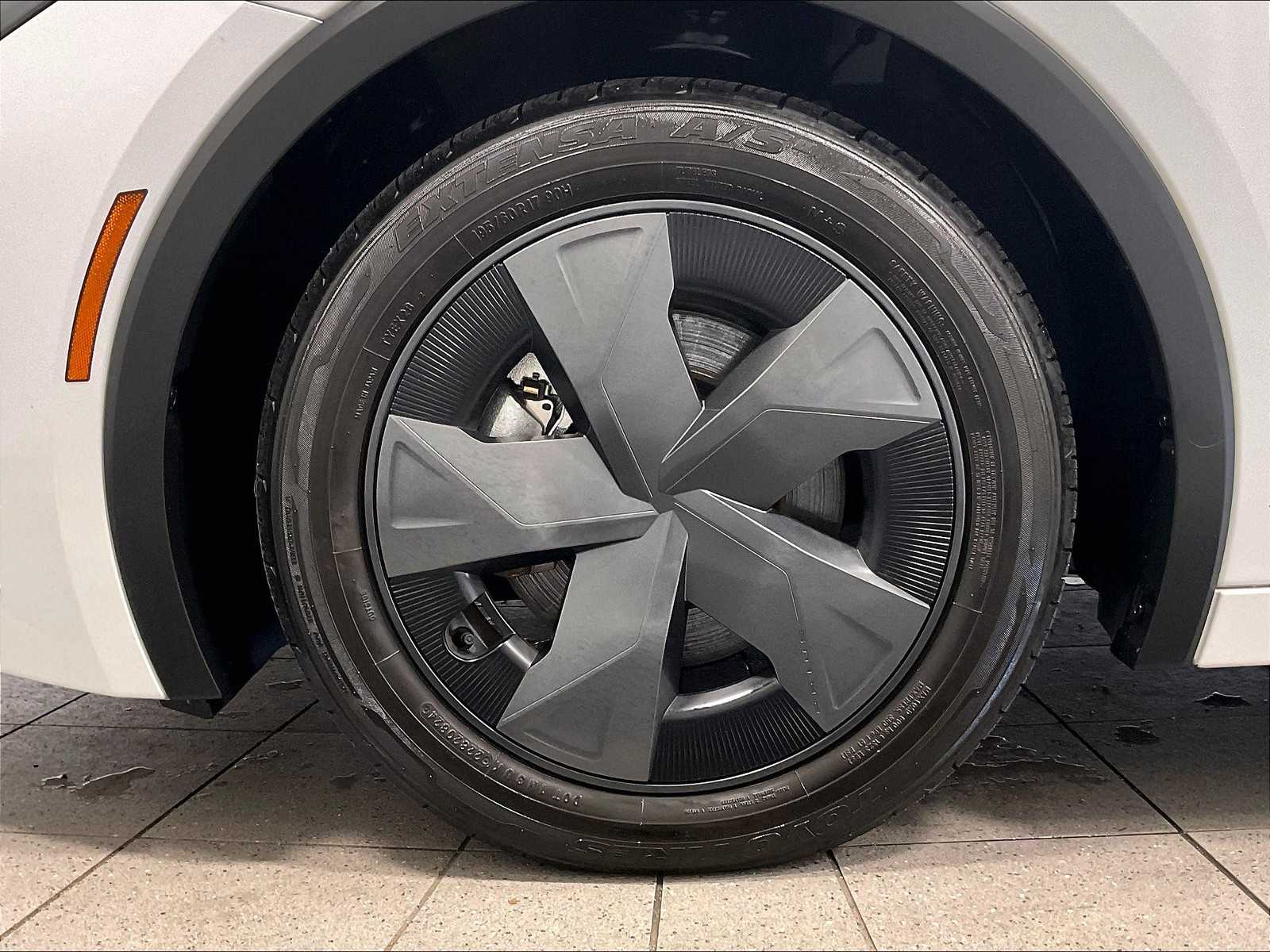 2024 Toyota Prius Prime SE - Photo 7