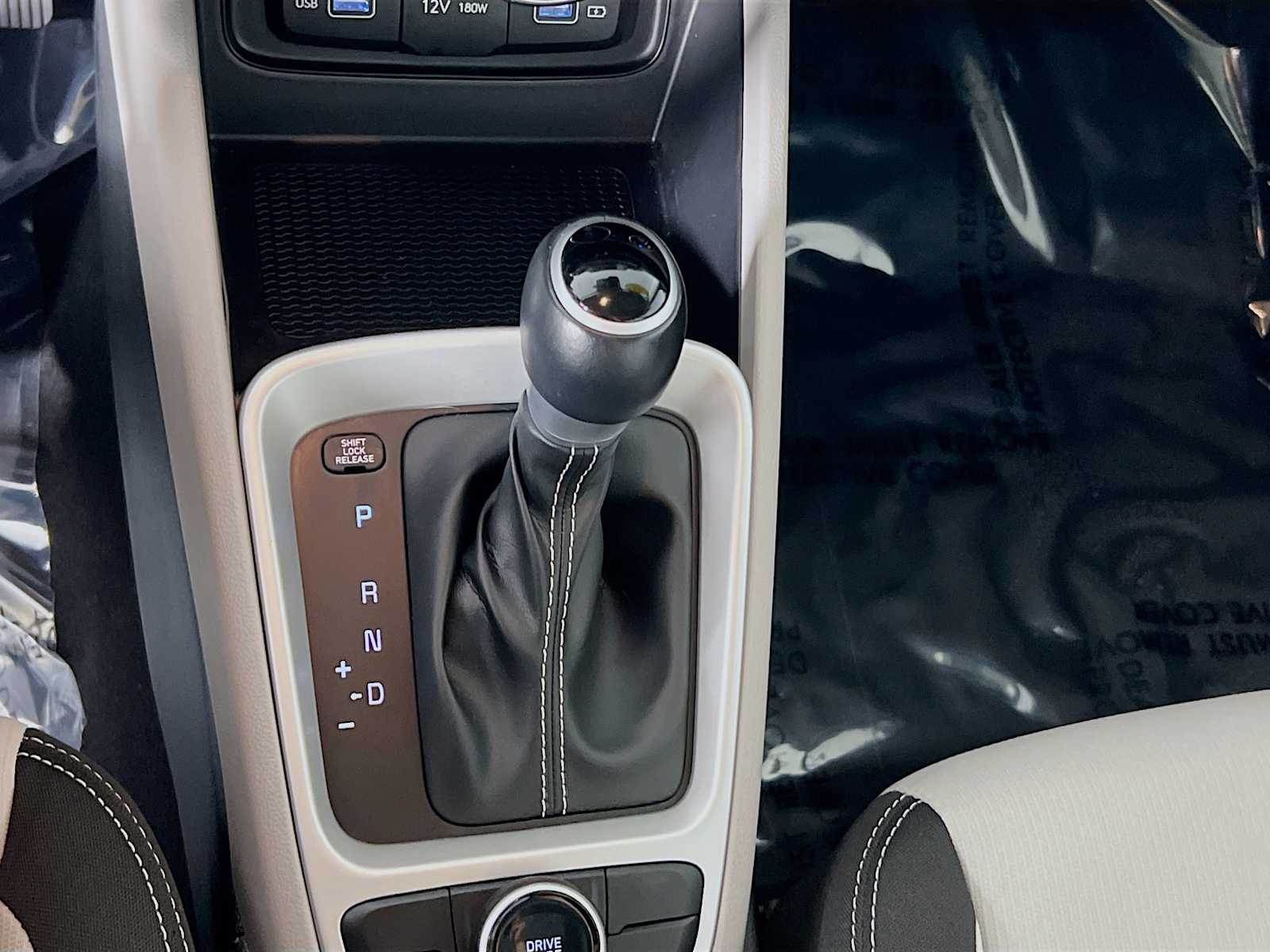 2022 Hyundai Venue SEL - Photo 16