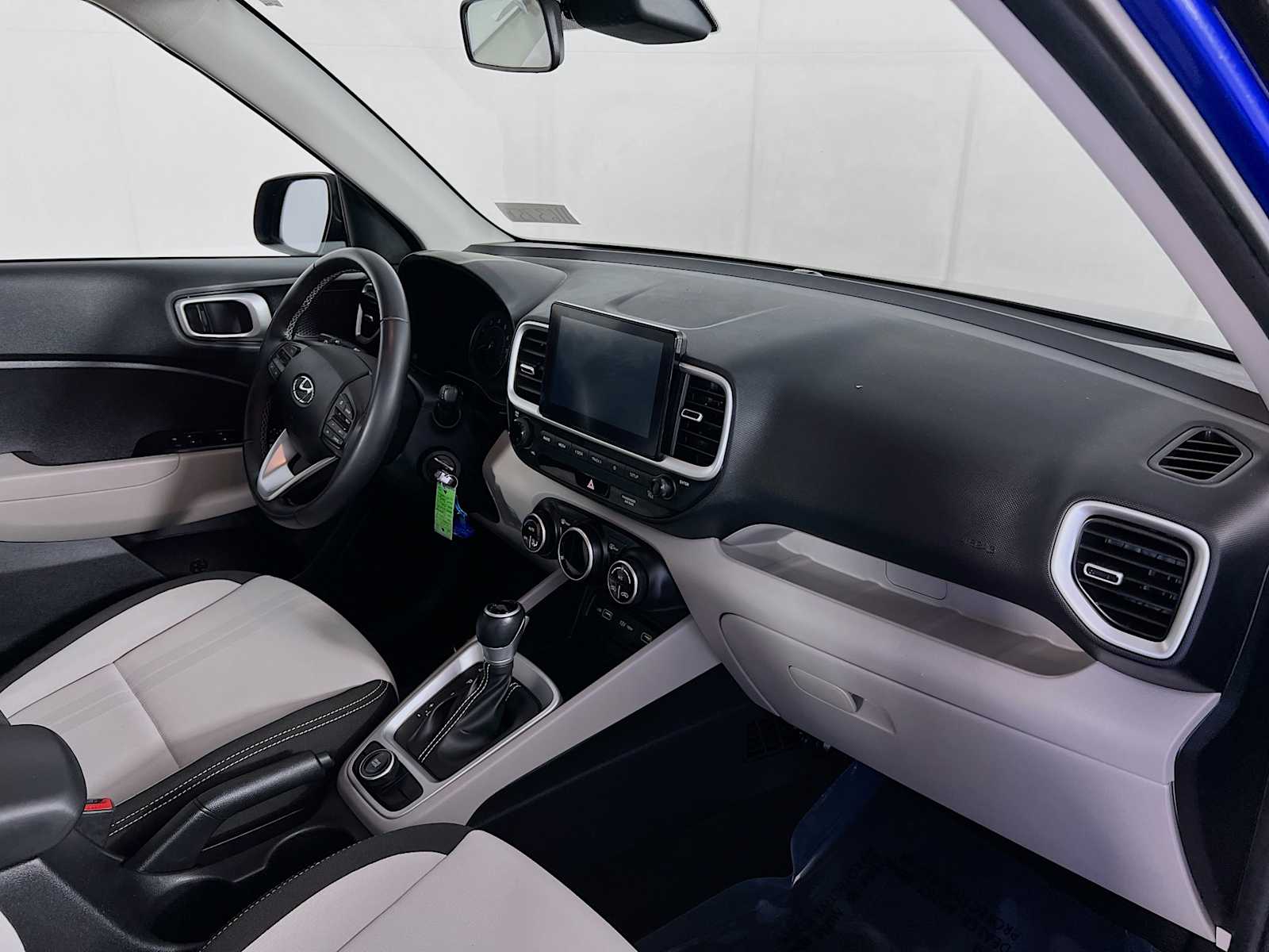 2022 Hyundai Venue SEL - Photo 28