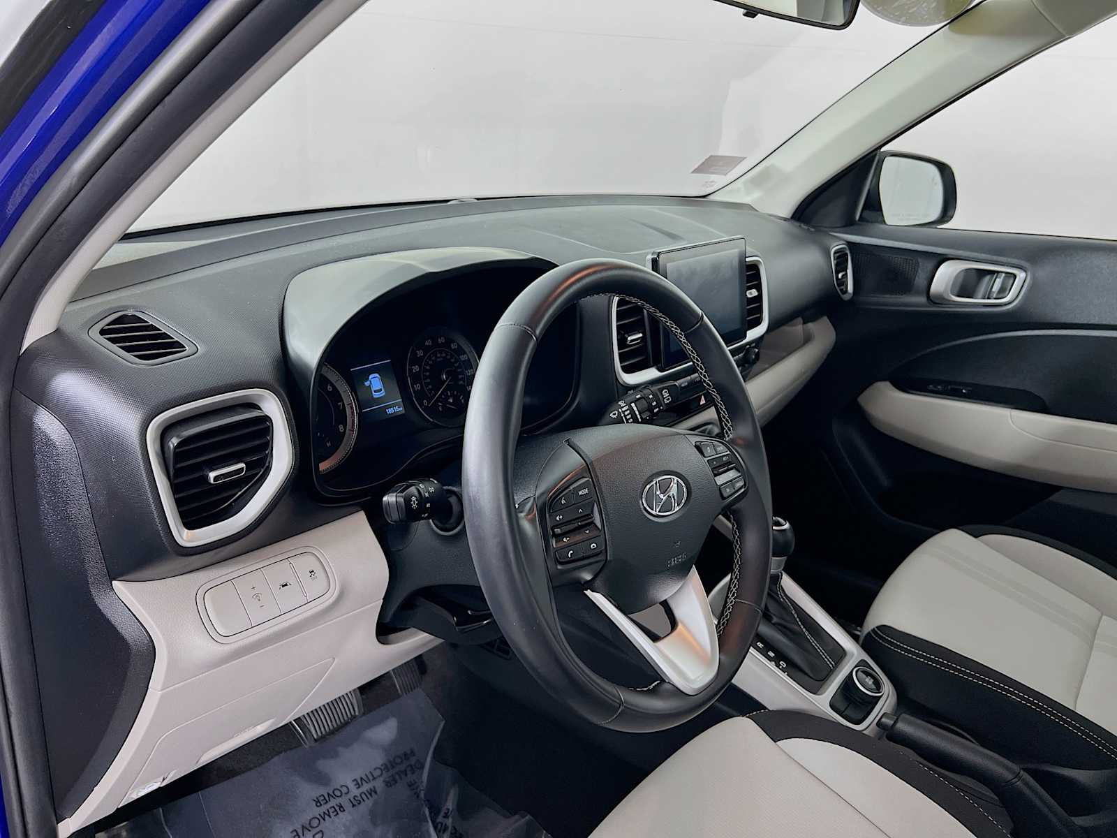 2022 Hyundai Venue SEL - Photo 9