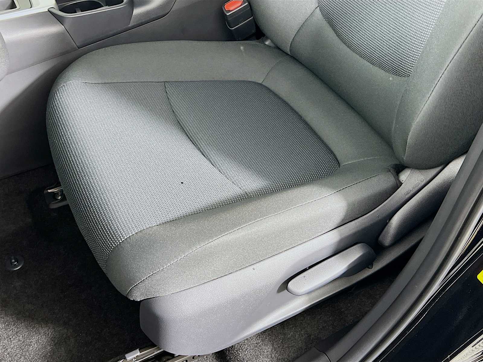 2025 Toyota RAV4 LE - Photo 17