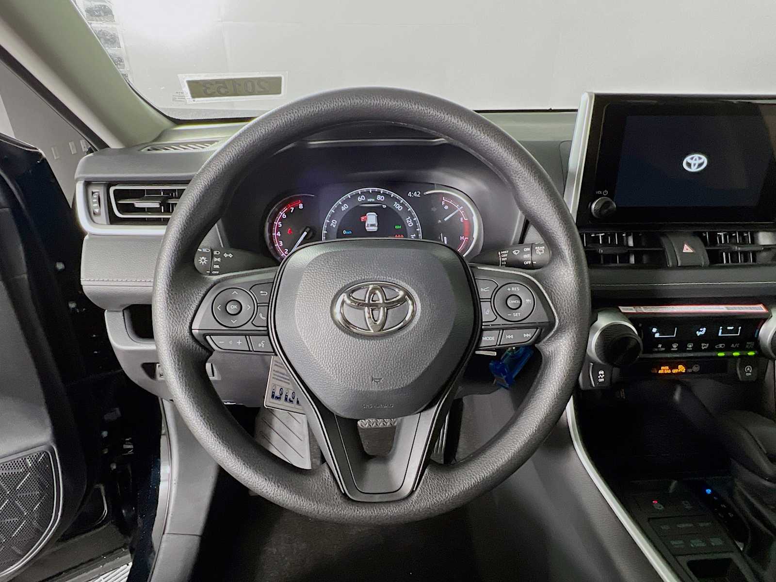 2025 Toyota RAV4 LE - Photo 7