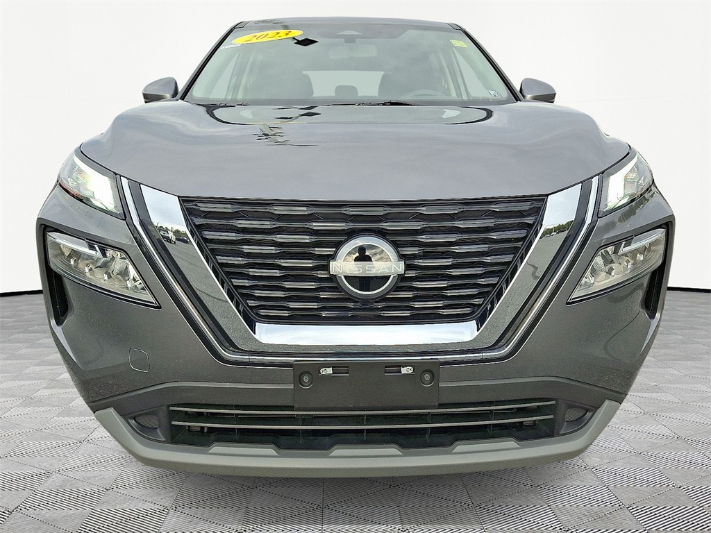 2023 Nissan Rogue SV - Photo 2