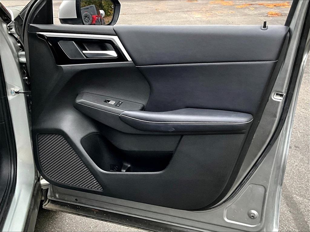 2023 Mitsubishi Outlander SE - Photo 12