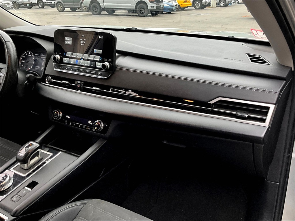 2023 Mitsubishi Outlander SE - Photo 13