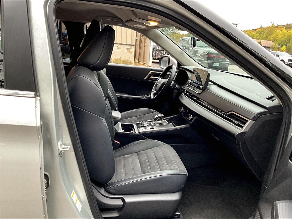 2023 Mitsubishi Outlander SE - Photo 14