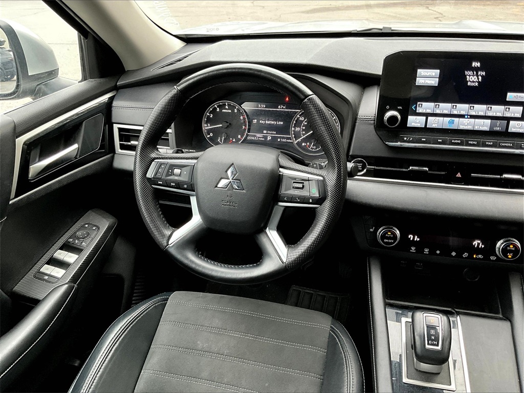 2023 Mitsubishi Outlander SE - Photo 17