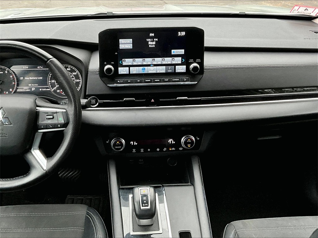 2023 Mitsubishi Outlander SE - Photo 18