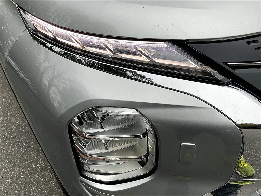 2023 Mitsubishi Outlander SE - Photo 32