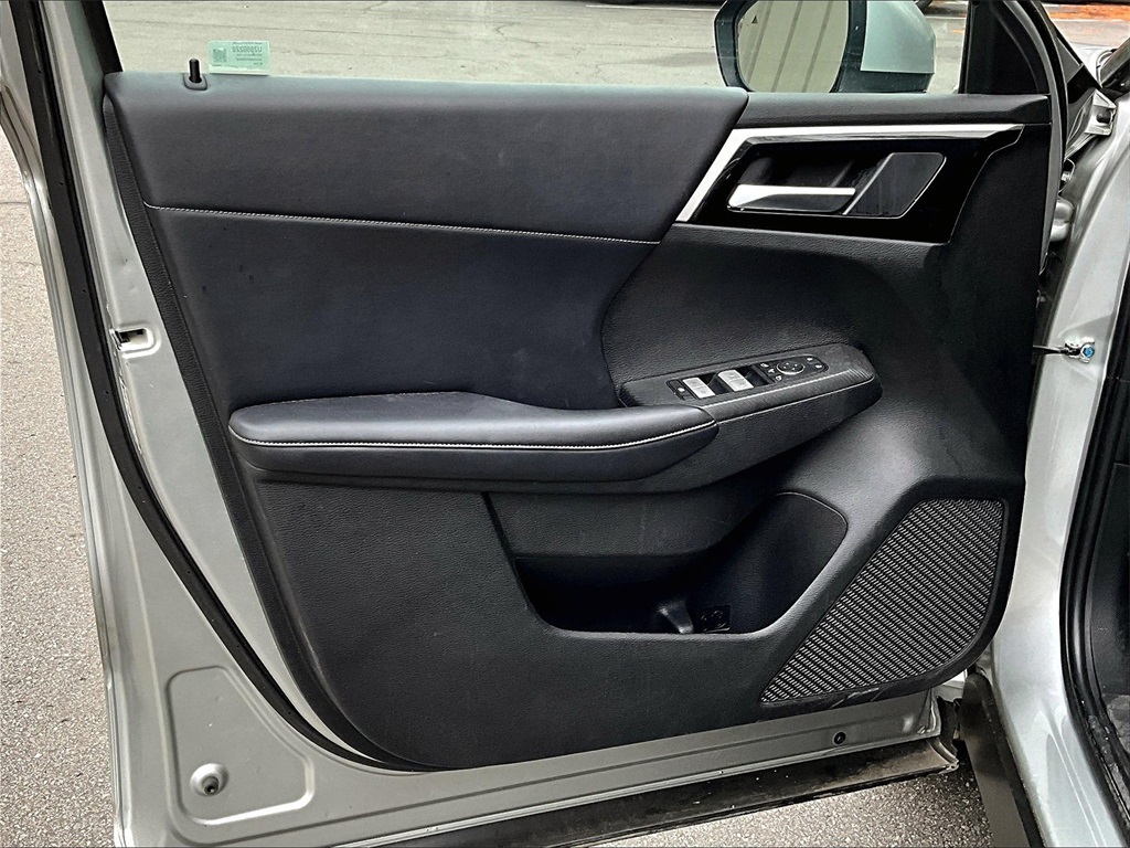 2023 Mitsubishi Outlander SE - Photo 9