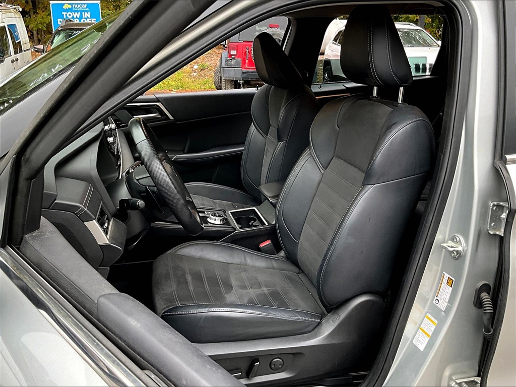 2023 Mitsubishi Outlander SE - Photo 10