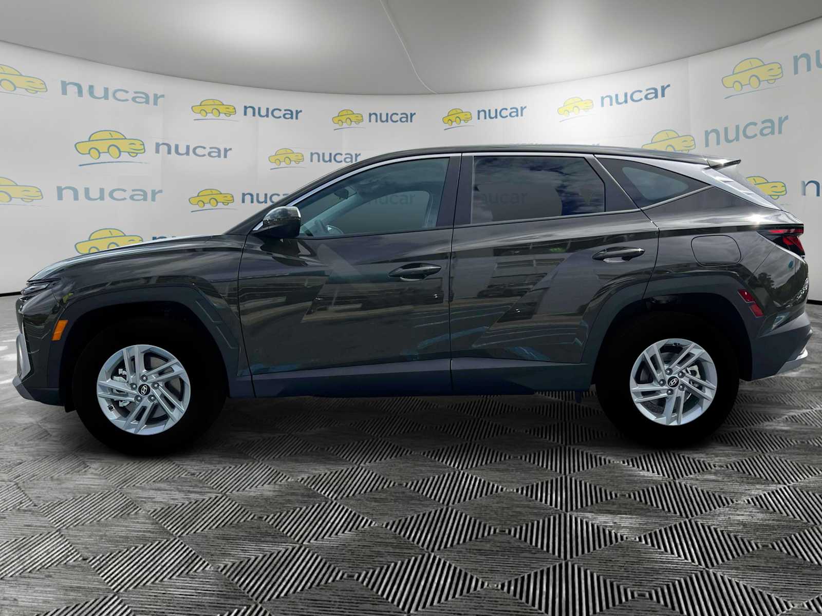 2025 Hyundai Tucson SE - Photo 4