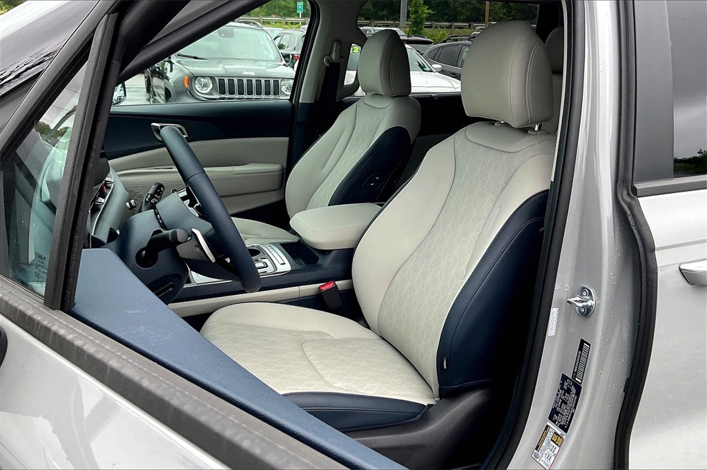 2025 Kia Carnival Hybrid EX - Photo 11