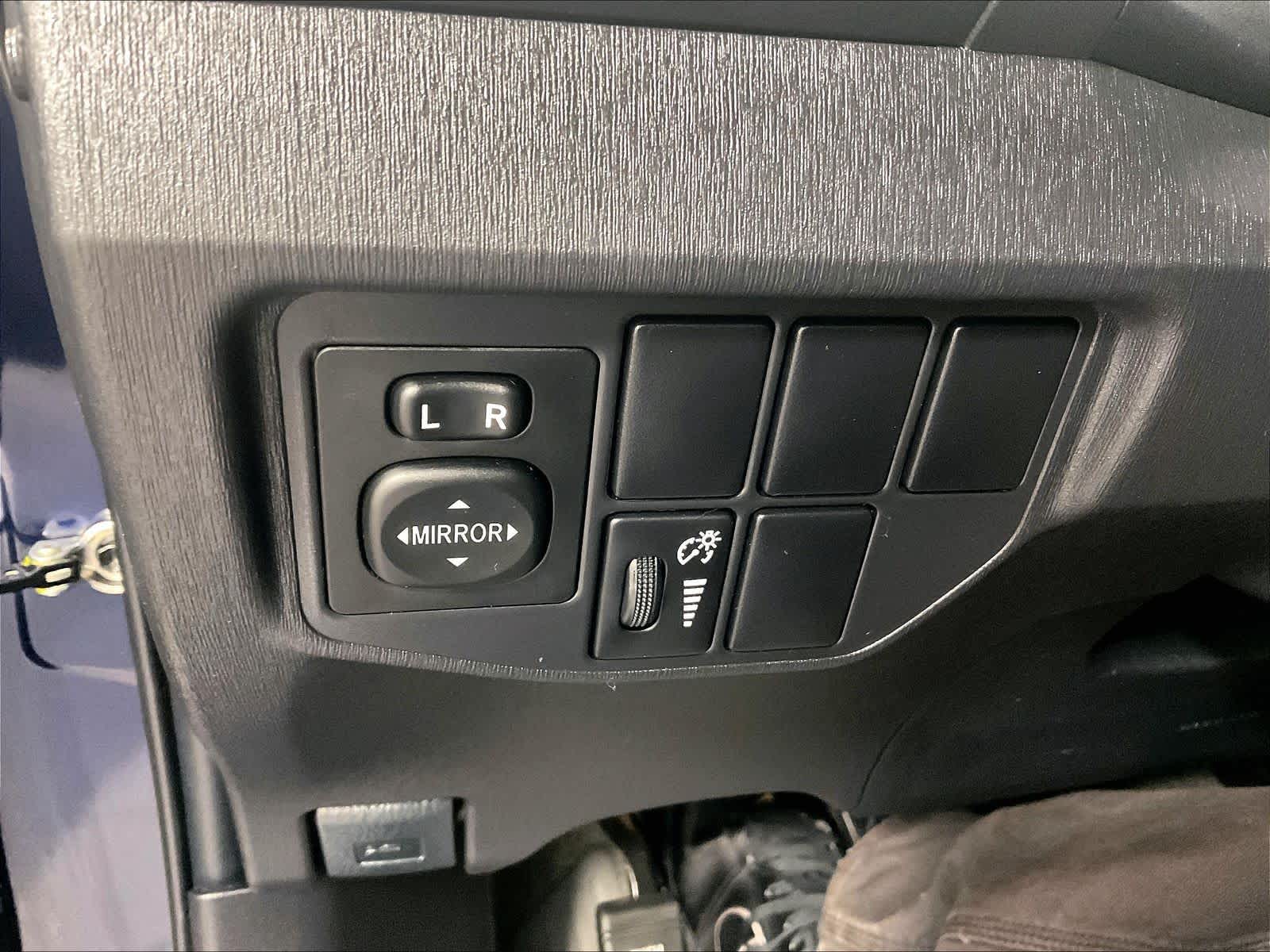 2015 Toyota Prius Two - Photo 25