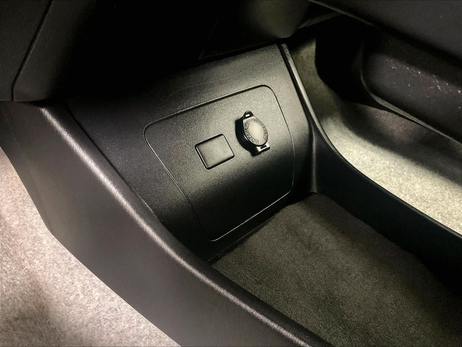 2015 Toyota Prius Two - Photo 26