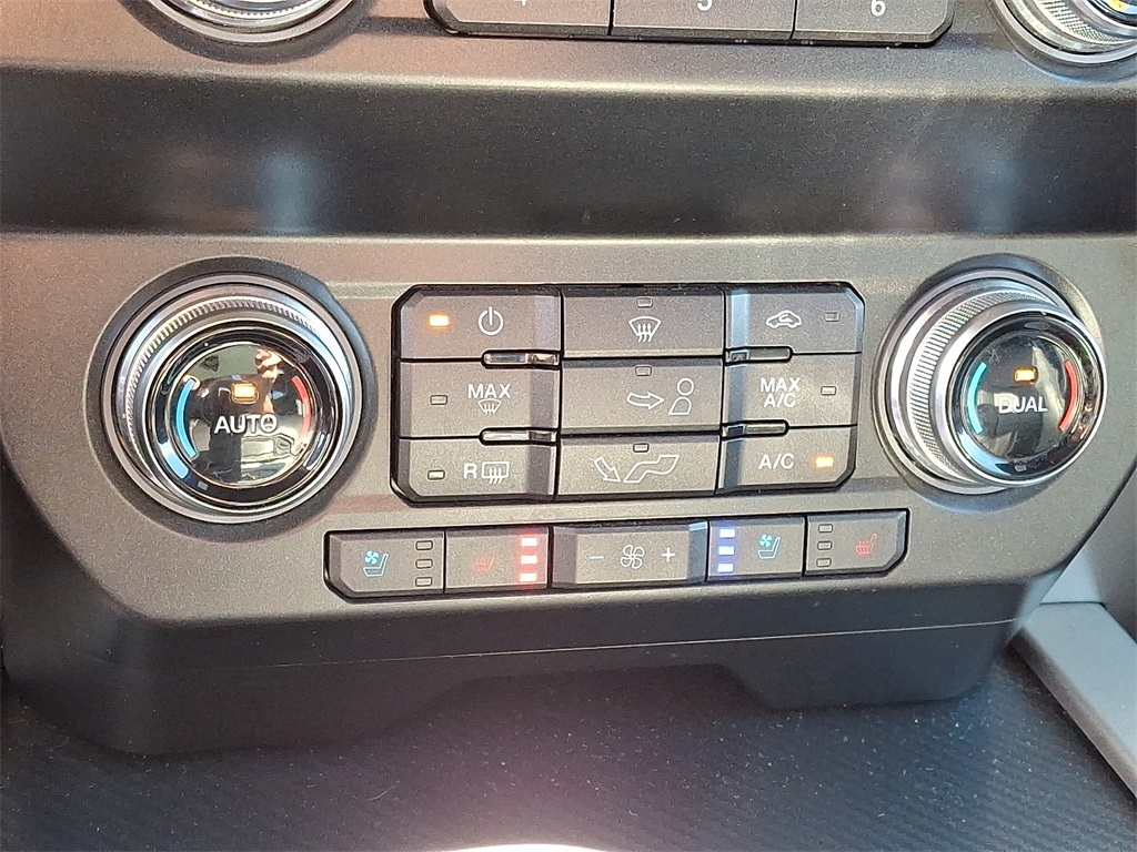 2019 Ford F-150 Lariat - Photo 17