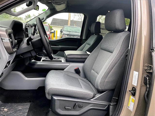 2025 Ford F-150 XLT - Photo 10