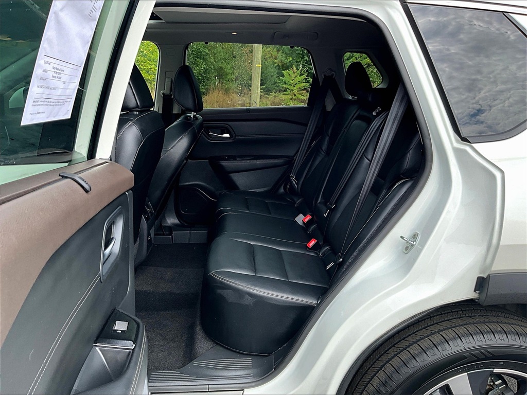 2023 Nissan Rogue SL - Photo 23