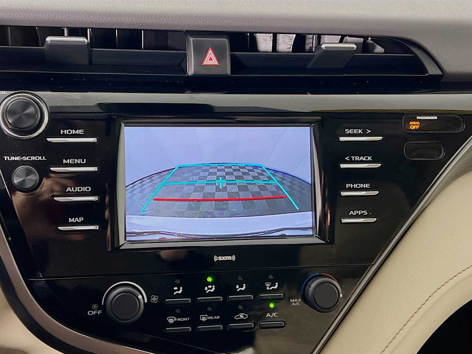 2020 Toyota Camry LE - Photo 14