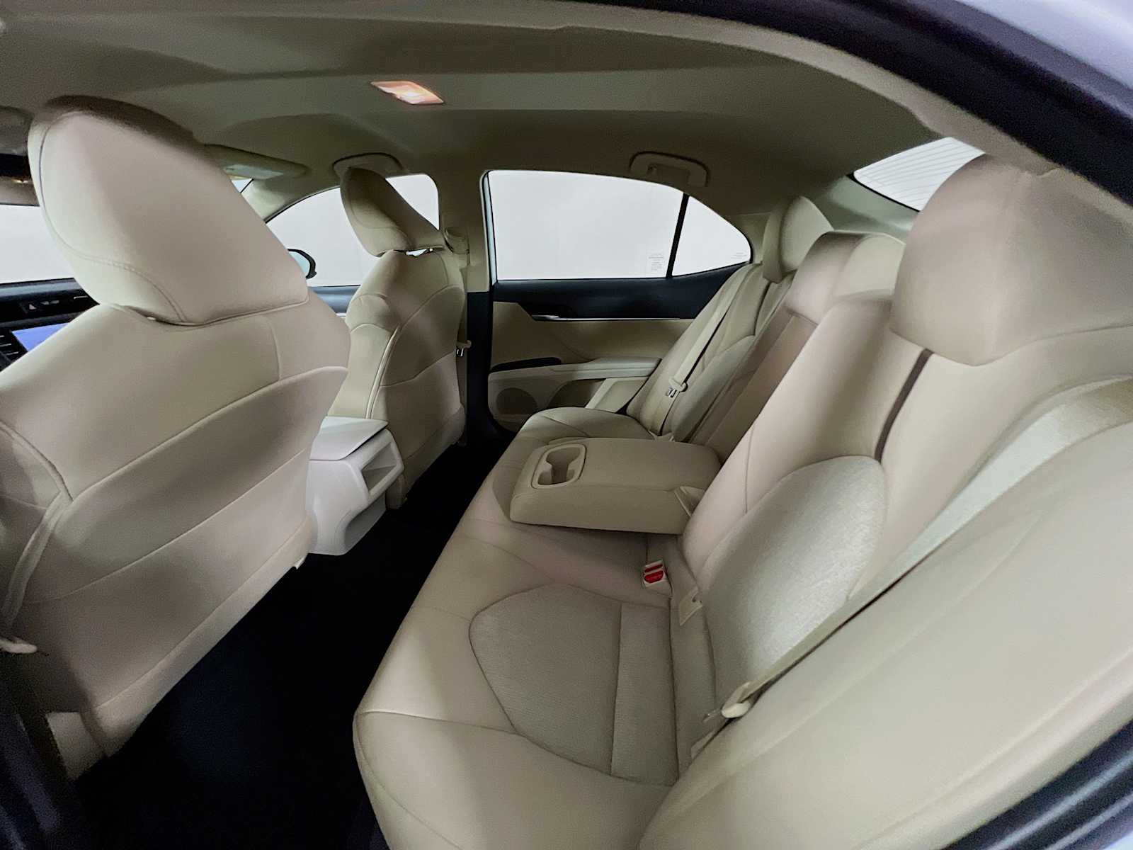 2020 Toyota Camry LE - Photo 24