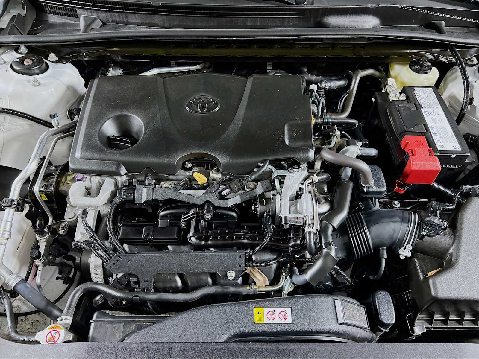 2020 Toyota Camry LE - Photo 29