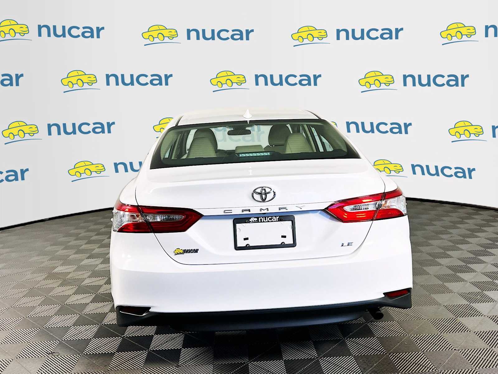 2020 Toyota Camry LE - Photo 6