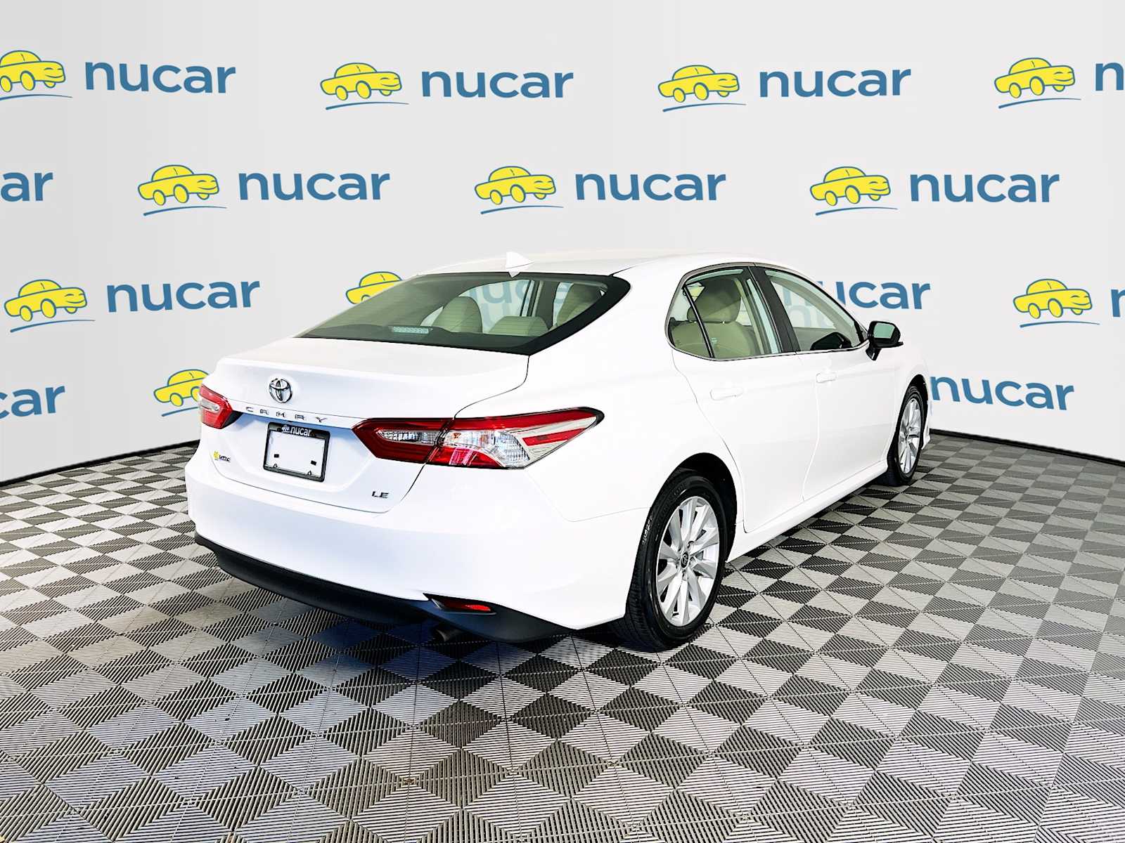 2020 Toyota Camry LE - Photo 7