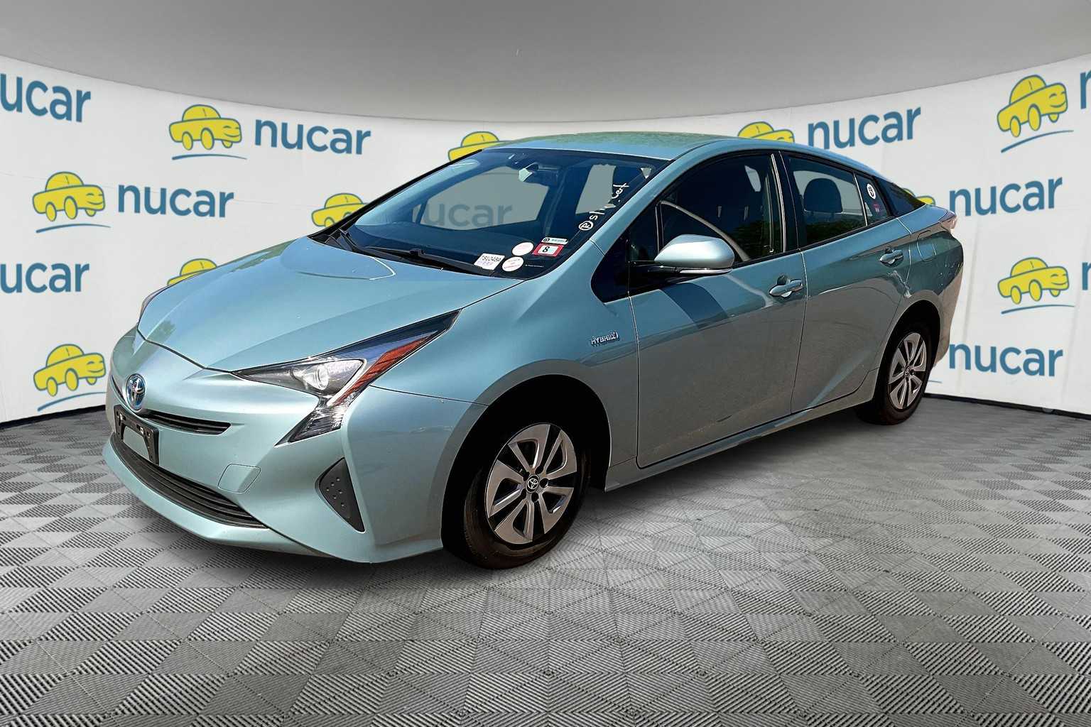 2016 Toyota Prius Three - Photo 2