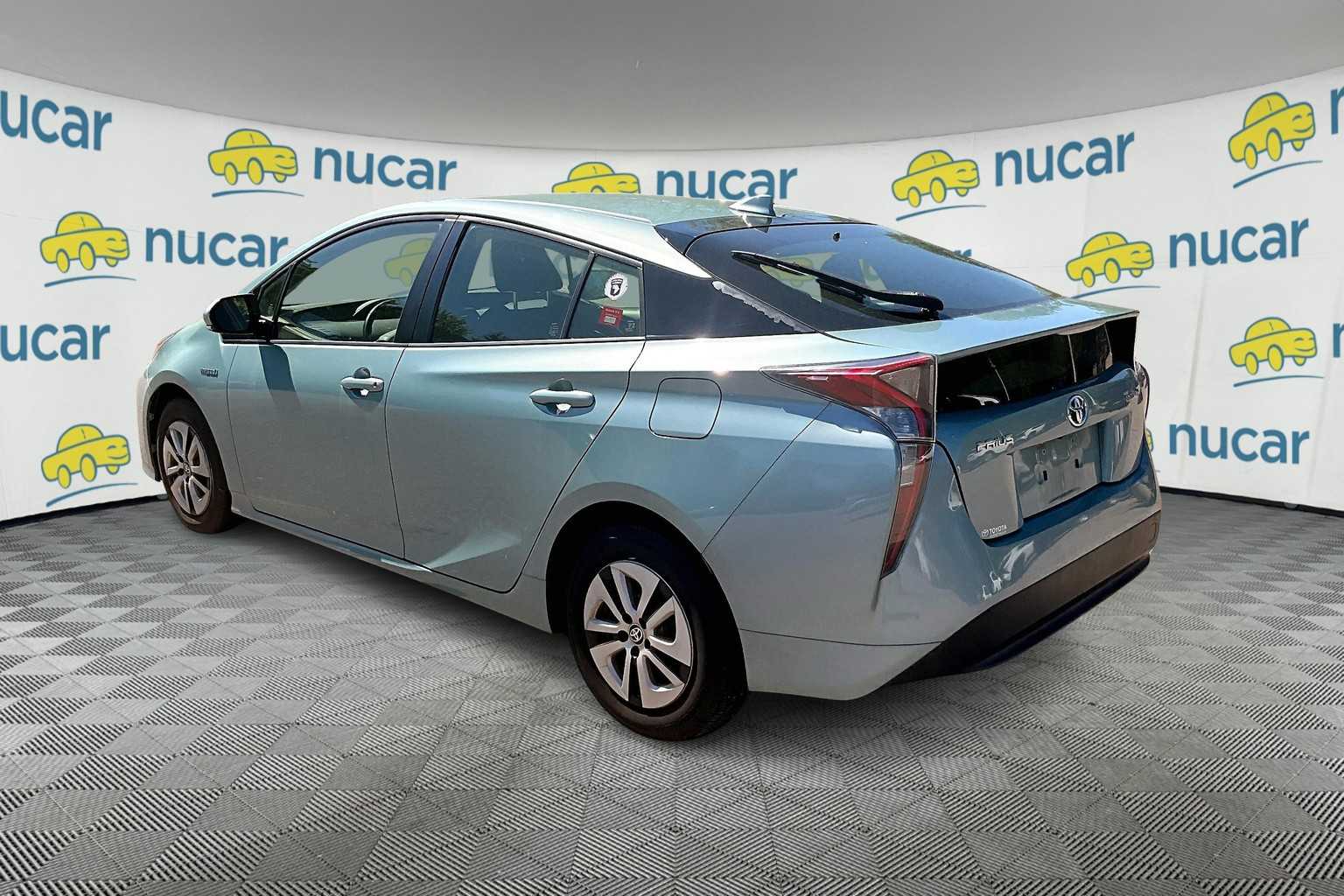 2016 Toyota Prius Three - Photo 3
