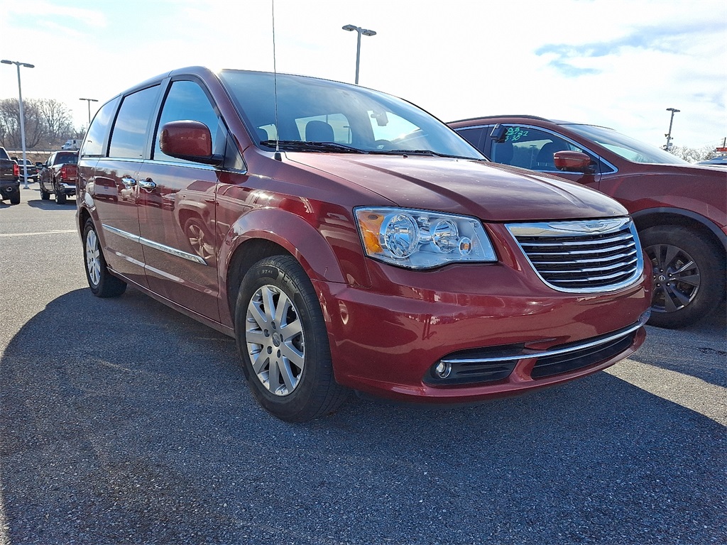 2016 Chrysler Town & Country Touring