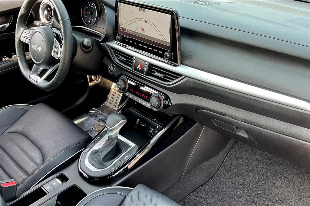 2023 Kia Forte GT-Line - Photo 13