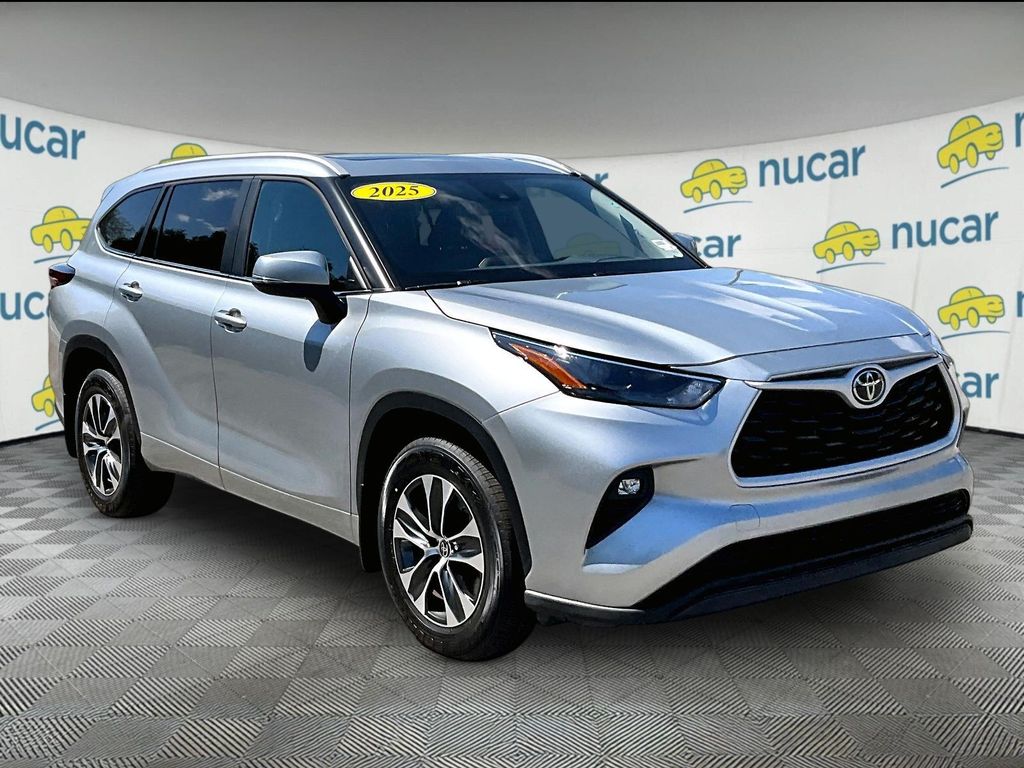 2025 Toyota Highlander XLE