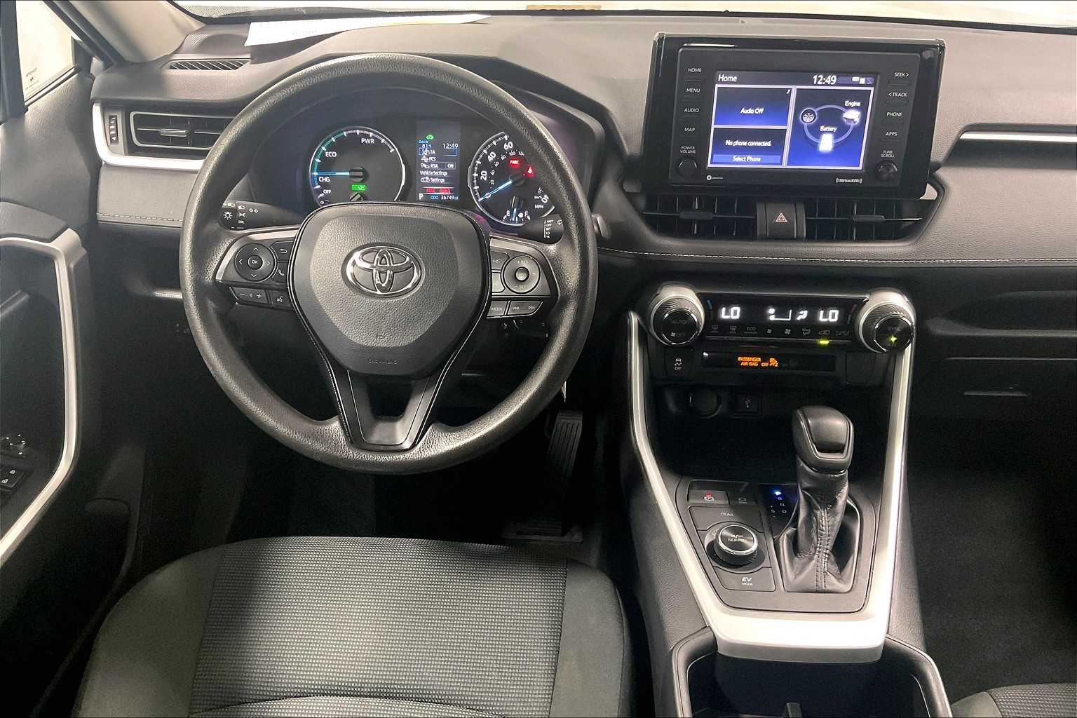 2022 Toyota RAV4 Hybrid LE - Photo 17