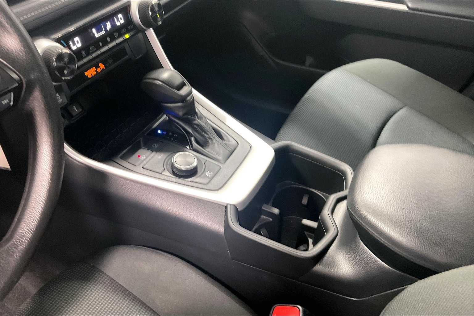 2022 Toyota RAV4 Hybrid LE - Photo 20