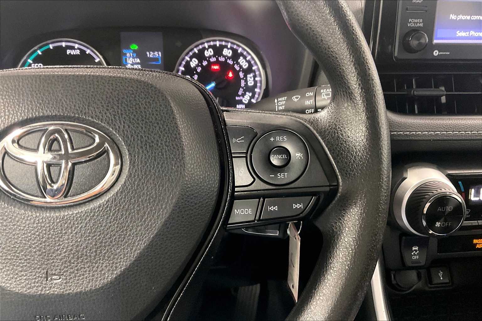 2022 Toyota RAV4 Hybrid LE - Photo 23