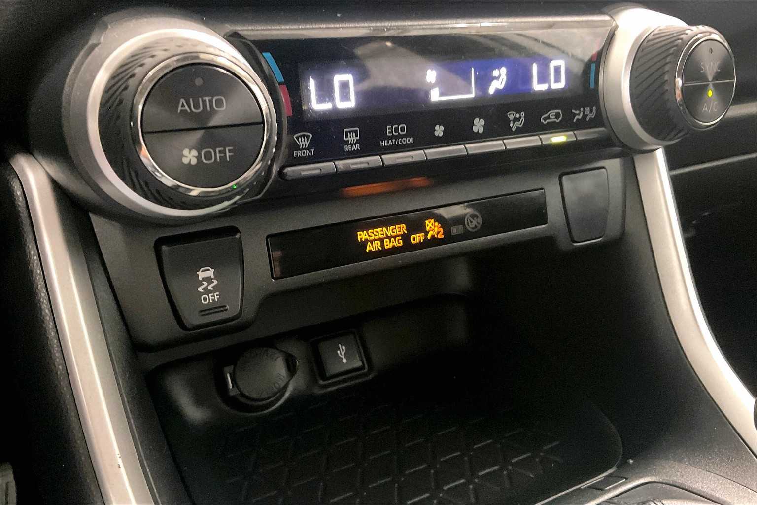 2022 Toyota RAV4 Hybrid LE - Photo 25