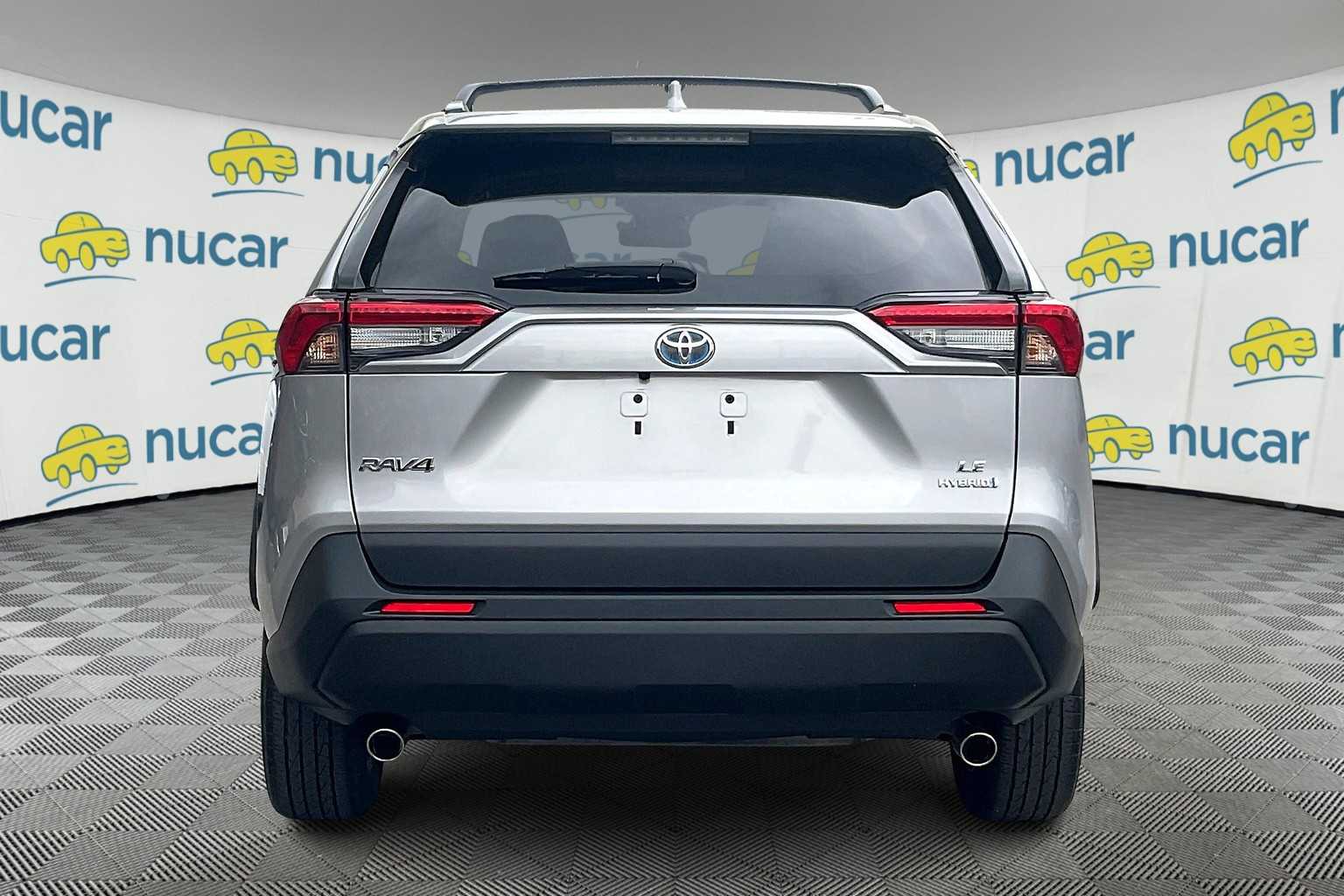 2022 Toyota RAV4 Hybrid LE - Photo 5