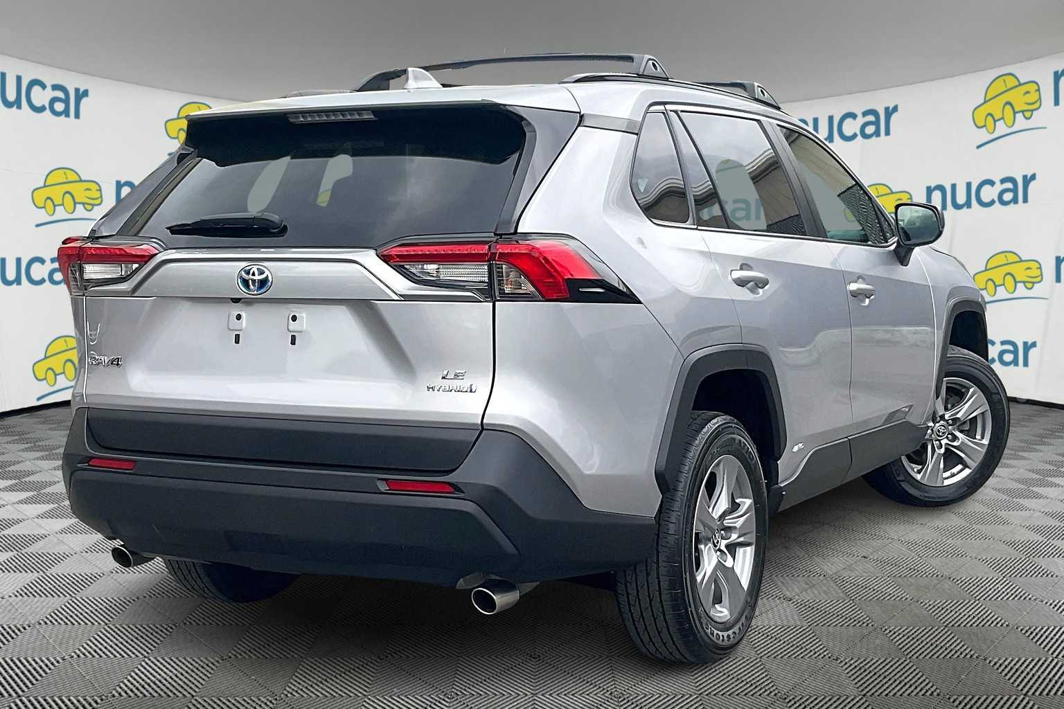 2022 Toyota RAV4 Hybrid LE - Photo 6