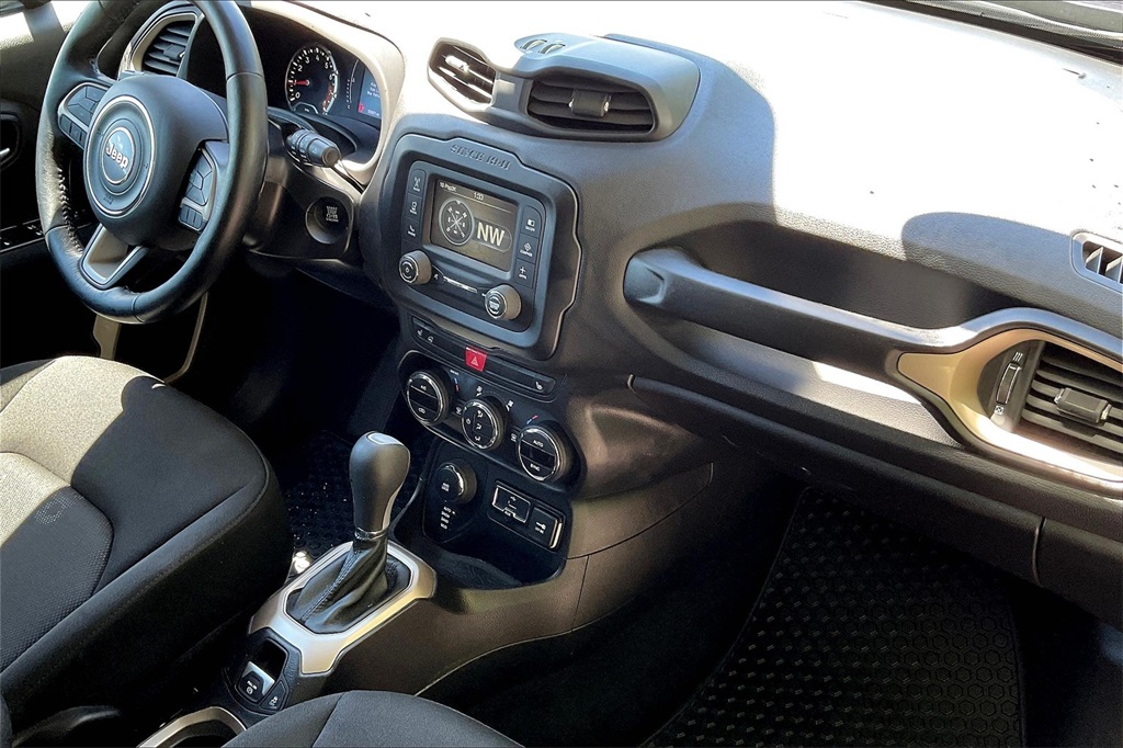 2017 Jeep Renegade Latitude - Photo 14