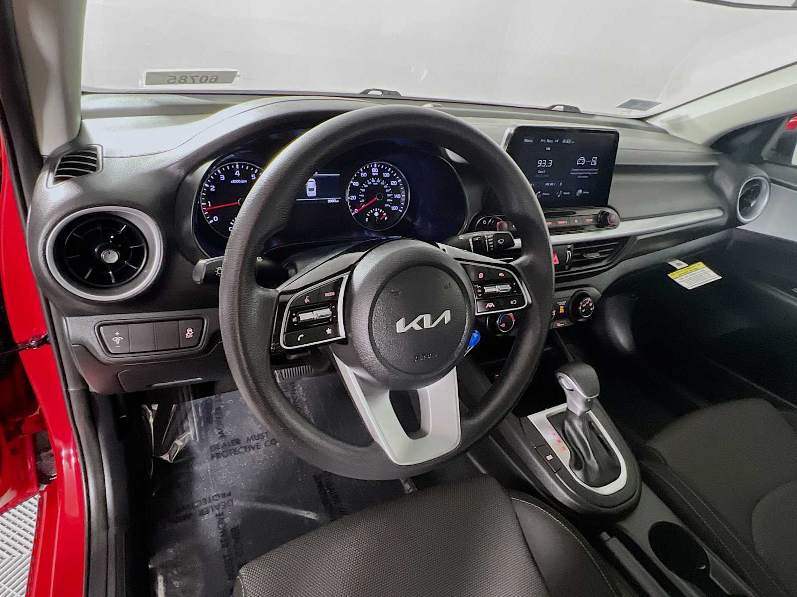 2024 Kia Forte LXS - Photo 11