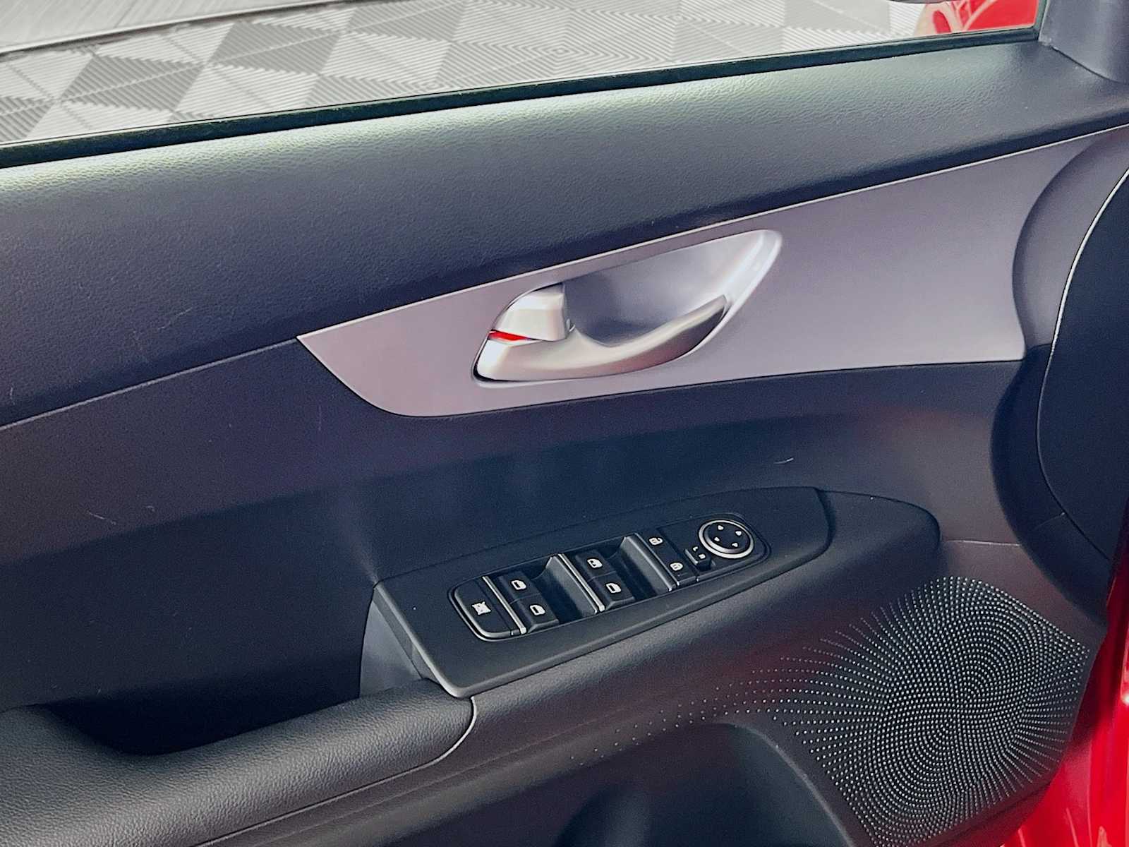 2024 Kia Forte LXS - Photo 17