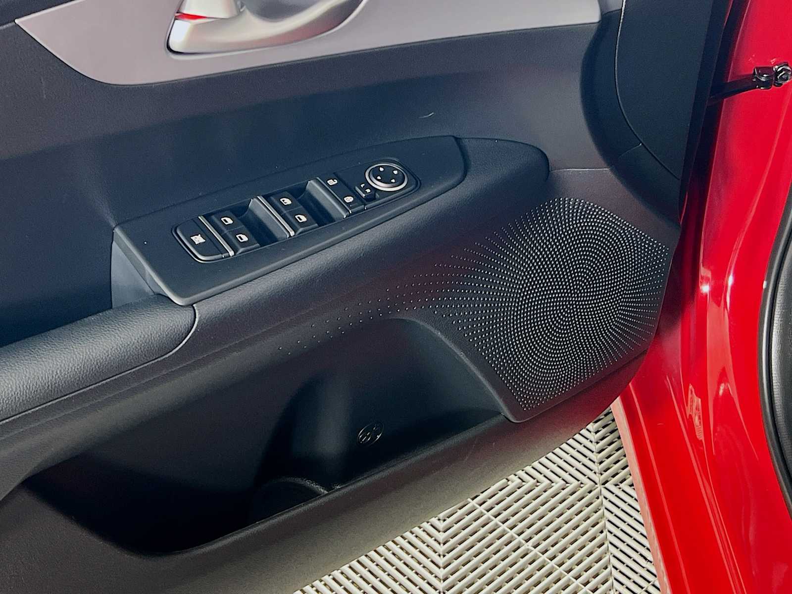 2024 Kia Forte LXS - Photo 18