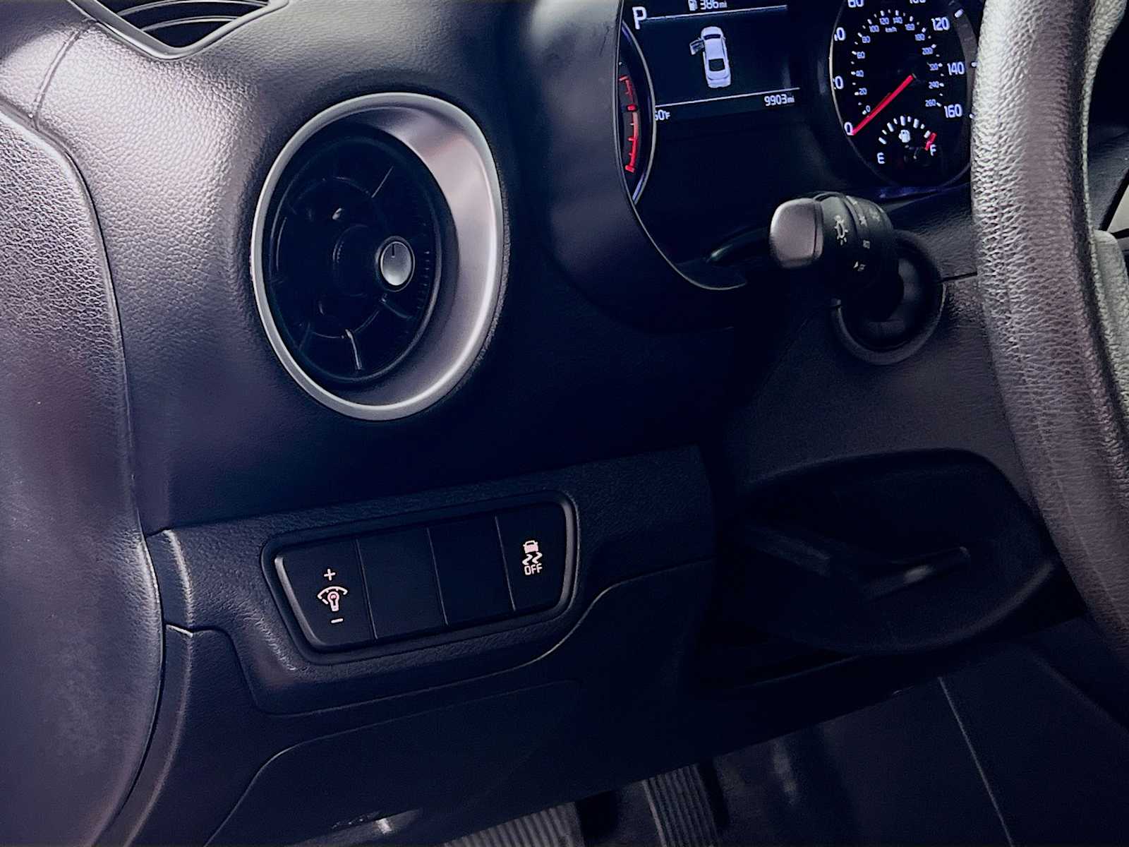 2024 Kia Forte LXS - Photo 10