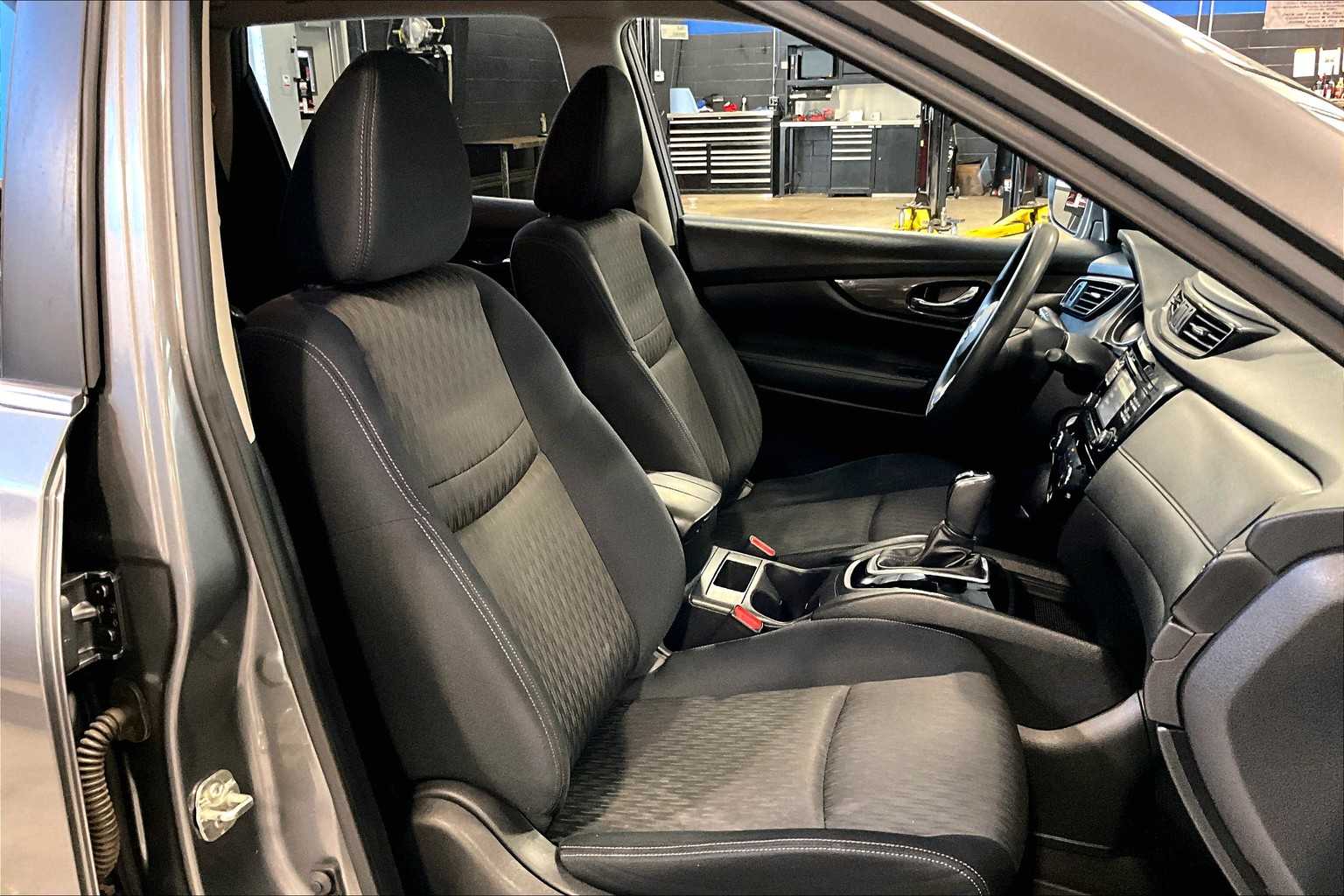 2017 Nissan Rogue S - Photo 11