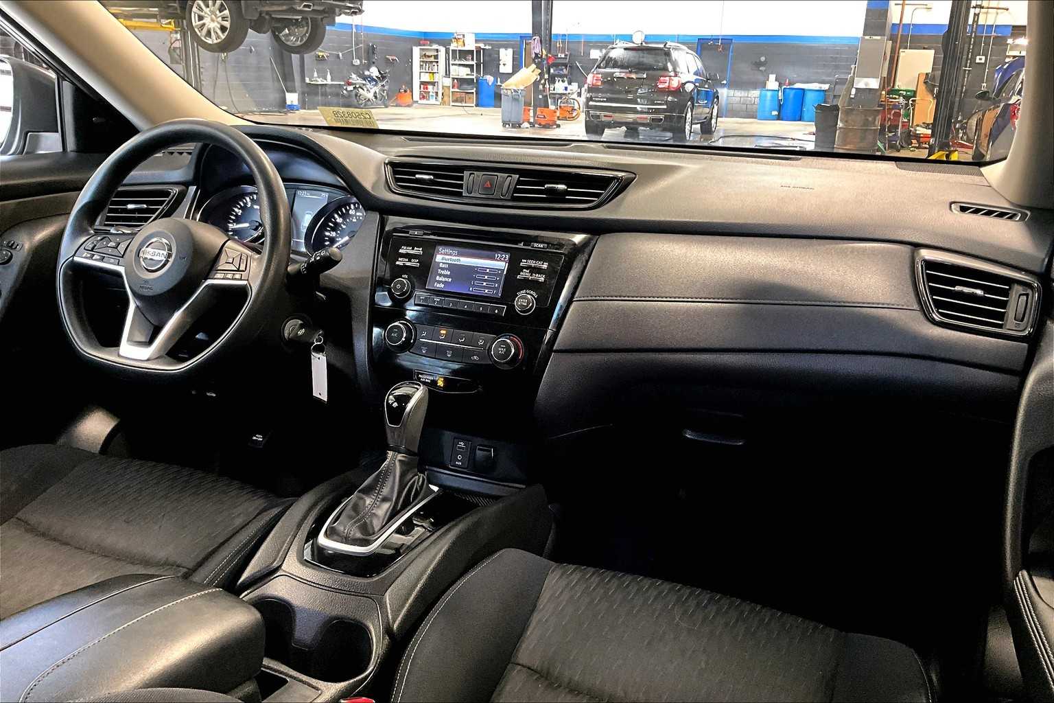 2017 Nissan Rogue S - Photo 14