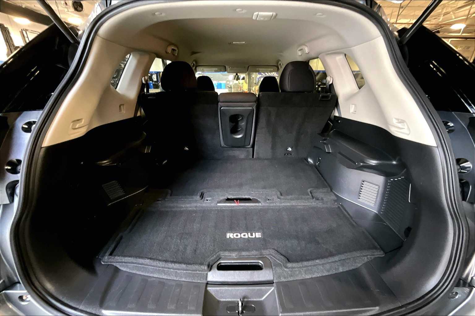 2017 Nissan Rogue S - Photo 17